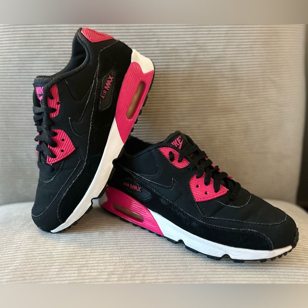 Nike Air Max 90 Leather (GS) 'Black Pink Prime' size 7Y (women’s 8.5)